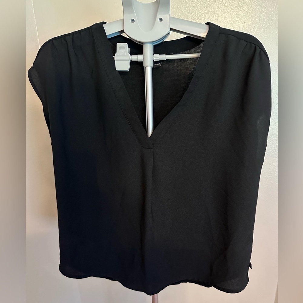 Banana Republic Black Cap Sleeve V-Neck Blouse - Picture 1 of 4